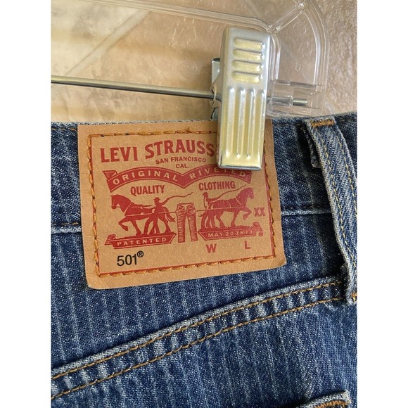 Levi's 501 Shorts Womens 28 Blue Denim Pinstripe High Rise Button Fly Frayed Hem - Picture 8 of 11